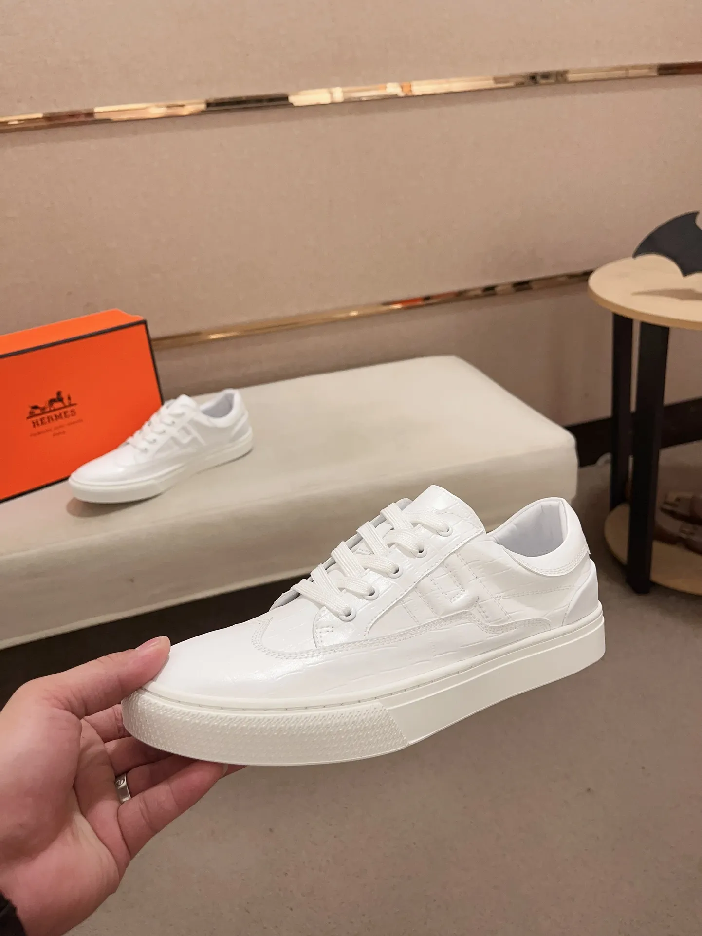 Men's clothing and shoes💰: 400💰《HERMES》【Classic Original Version】Hermès; Top 🔝 Purchasing Agency 🔍🔍Men's latest 🇺🇸 counter sales simultaneously, original ▲▲cowhide imported from Italy ▲▲Exquisite workmanship (Italian 🇮🇹Imported water-dyed 🐂cowhide lining) sole: original sole provided by the original factory, ⚠️exclusive double-layer activity·TPR·rubber·combined molded outsole; Code number: 38-44 (45/46 can be customized, non-refundable)